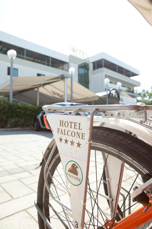 Hotel Falcone Lignano Sabbiadoro Exteriér fotografie