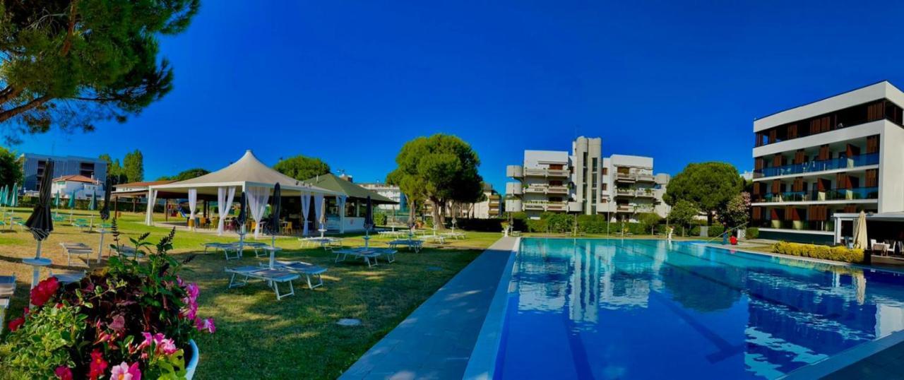 Hotel Falcone Lignano Sabbiadoro Exteriér fotografie