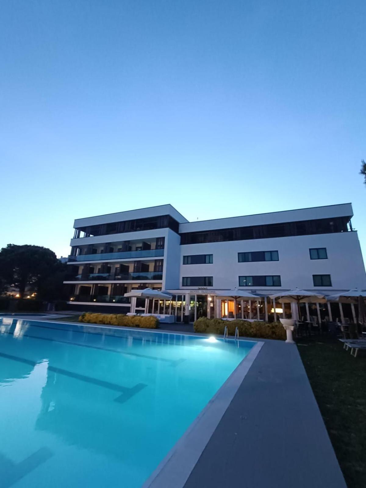 Hotel Falcone Lignano Sabbiadoro Exteriér fotografie