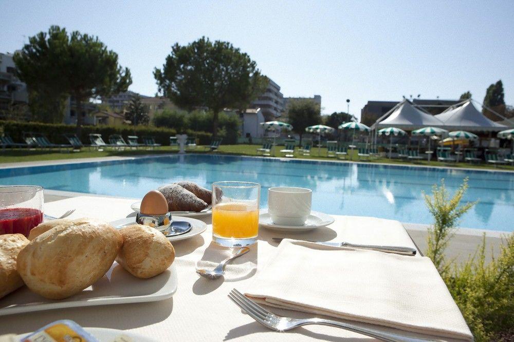 Hotel Falcone Lignano Sabbiadoro Exteriér fotografie